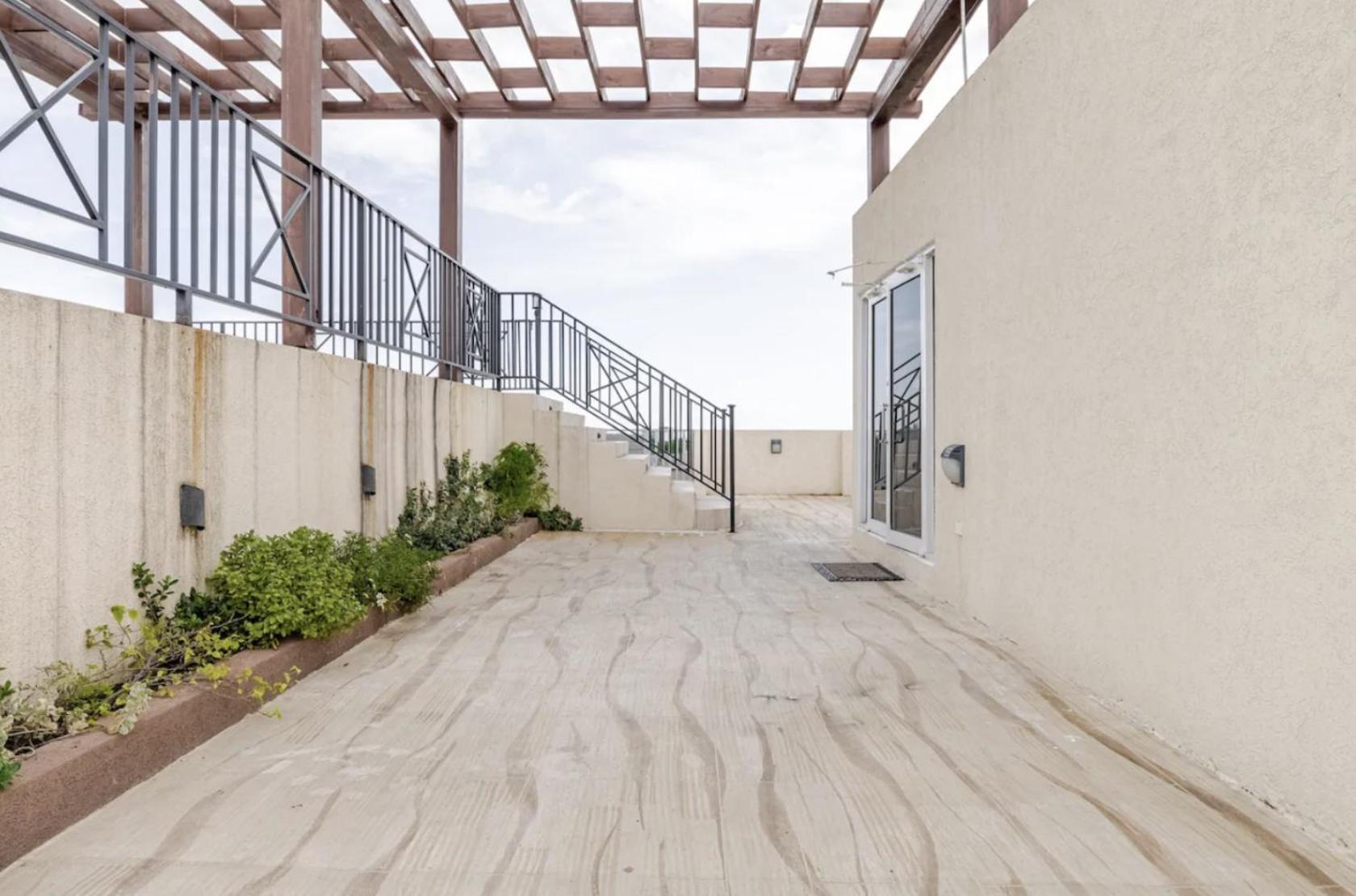 Luxe City Oasis 2Br With Rooftop Pool And Gym Kingston Extérieur photo
